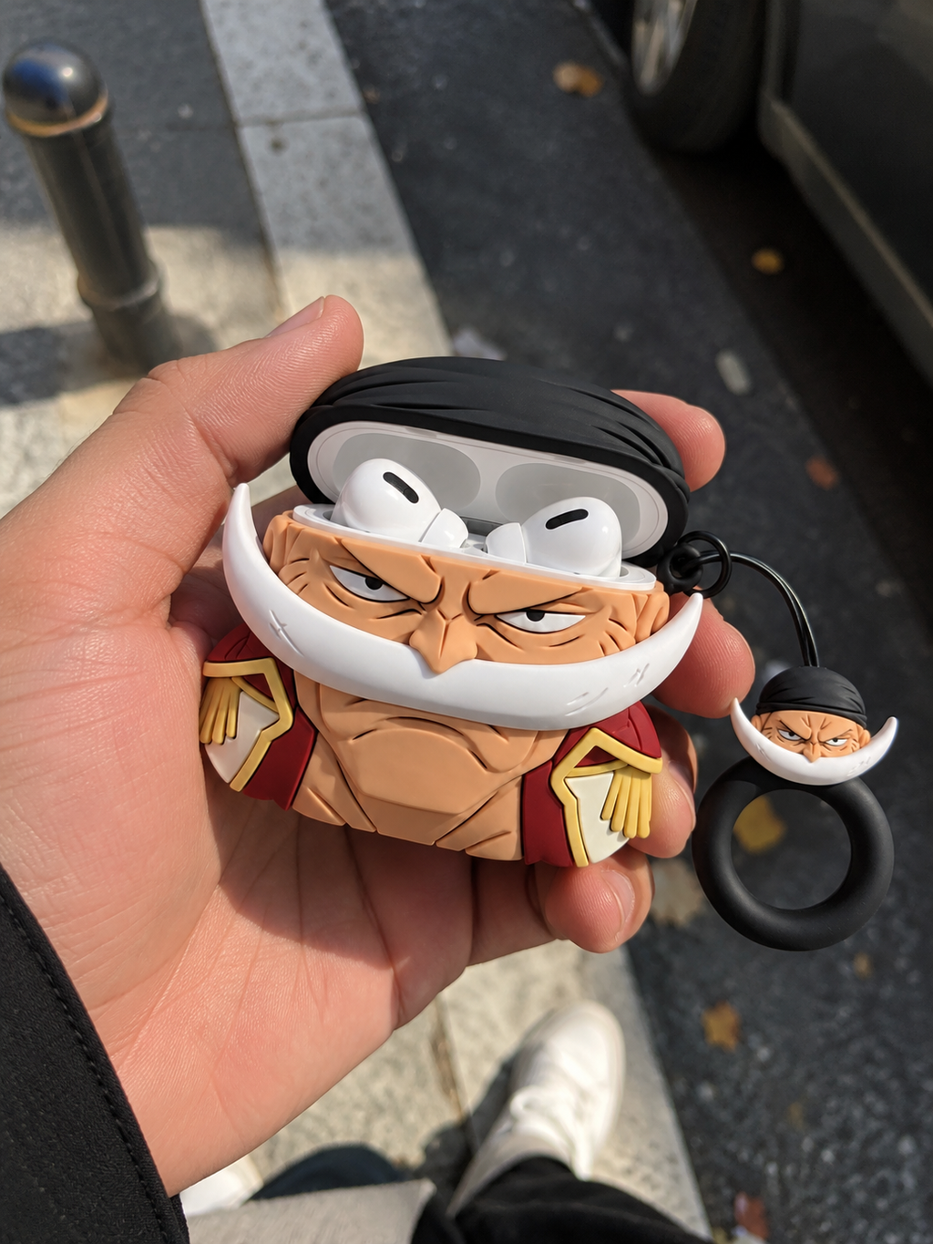 Whitebeard Airpods Case